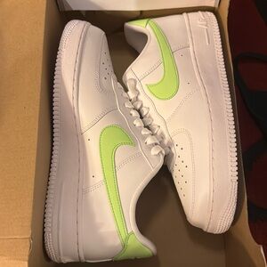 Nike Women’s Air Force 1 ‘07 White/Lime Blast Size 9.5